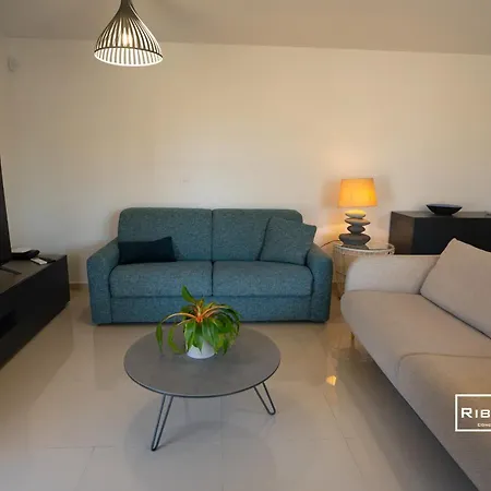 Apartment Grand T3 Neuf Climatise Avec Wifi A 100m De La Vias