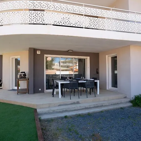 Apartment Grand T3 Neuf Climatise Avec Wifi A 100m De La *